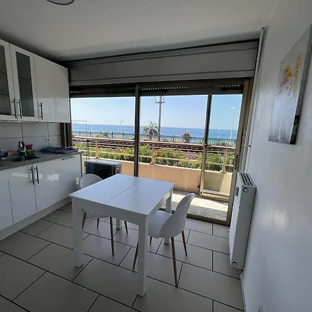 Licorne G14 Διαμέρισμα Κάννες